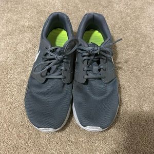 Men’s Nike sneakers